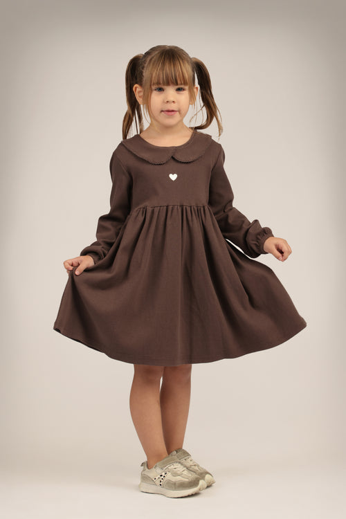 שמלה ריב עם רקמת לב וצווארון מלמלה לילדות