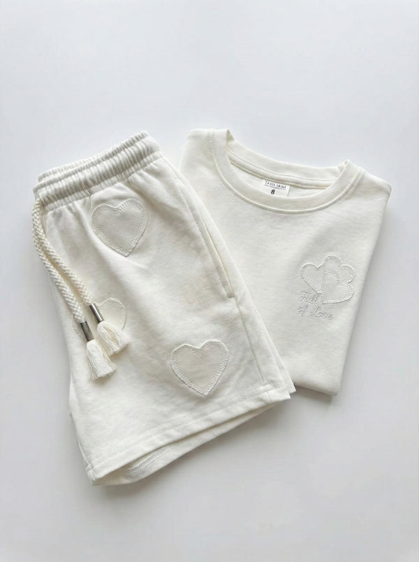 חליפה לילדות מבד כותנה דגם טקסטורת לבבות