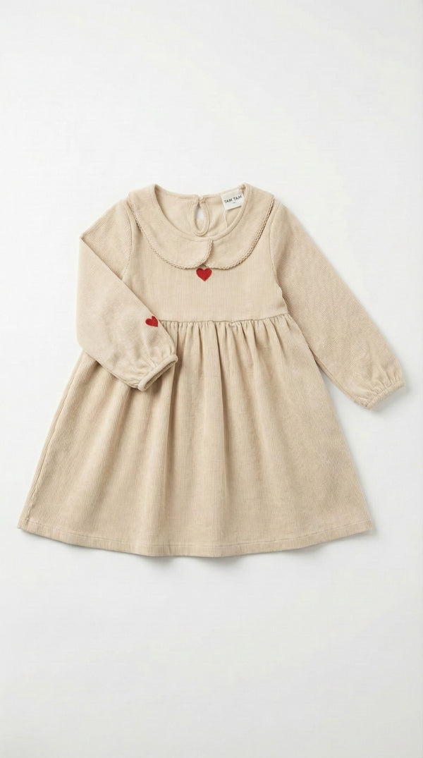 שמלה ריב עם רקמת לב וצווארון מלמלה לילדות