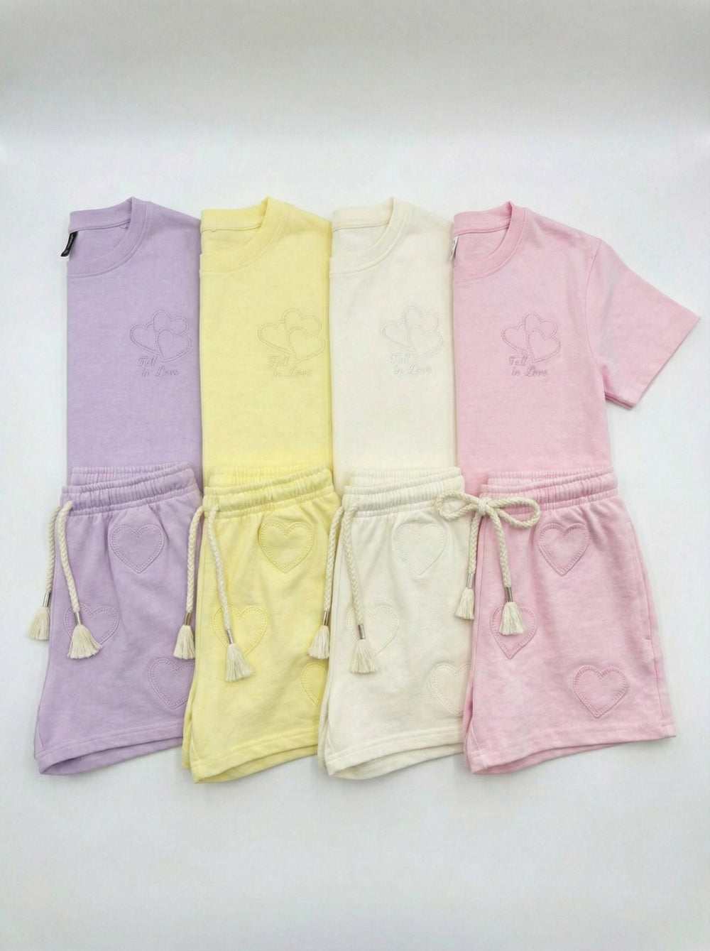 חליפה לילדות מבד כותנה דגם טקסטורת לבבות