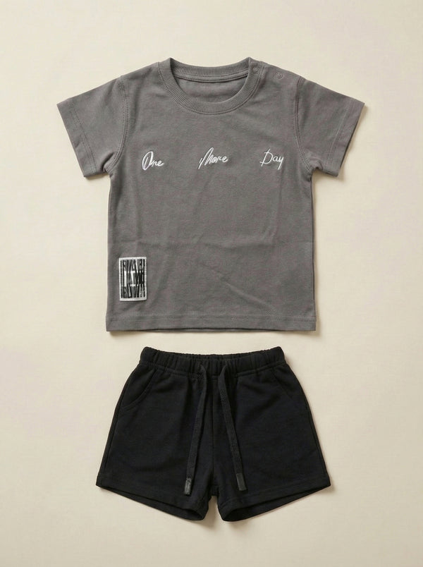 חליפה לילדים מבד טריקו וטרי דגם One More Day