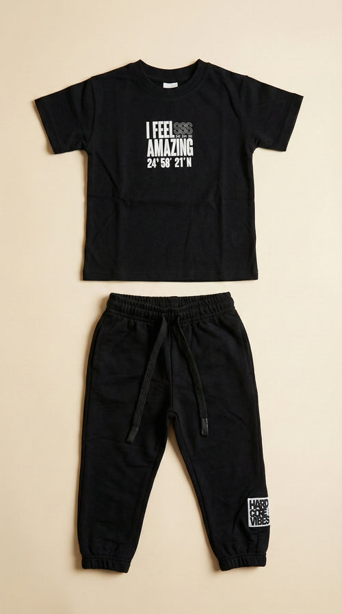 חליפה לילדים מבד טריקו וטרי דגם I FEEL AMAZING