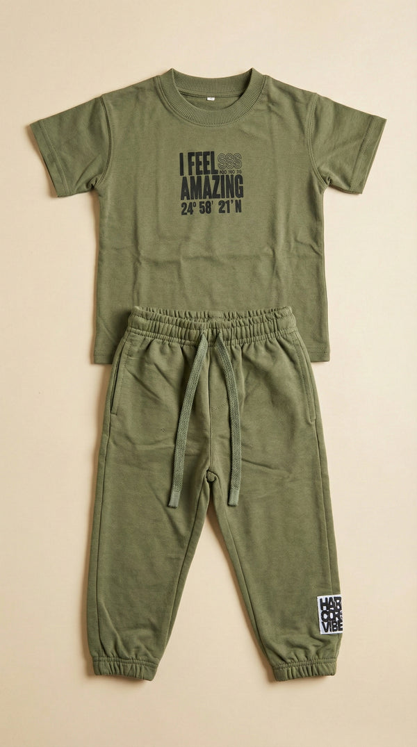 חליפה לילדים מבד טריקו וטרי דגם I FEEL AMAZING