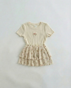 חליפה עם חצאית לילדות מבד ריב פרחונית