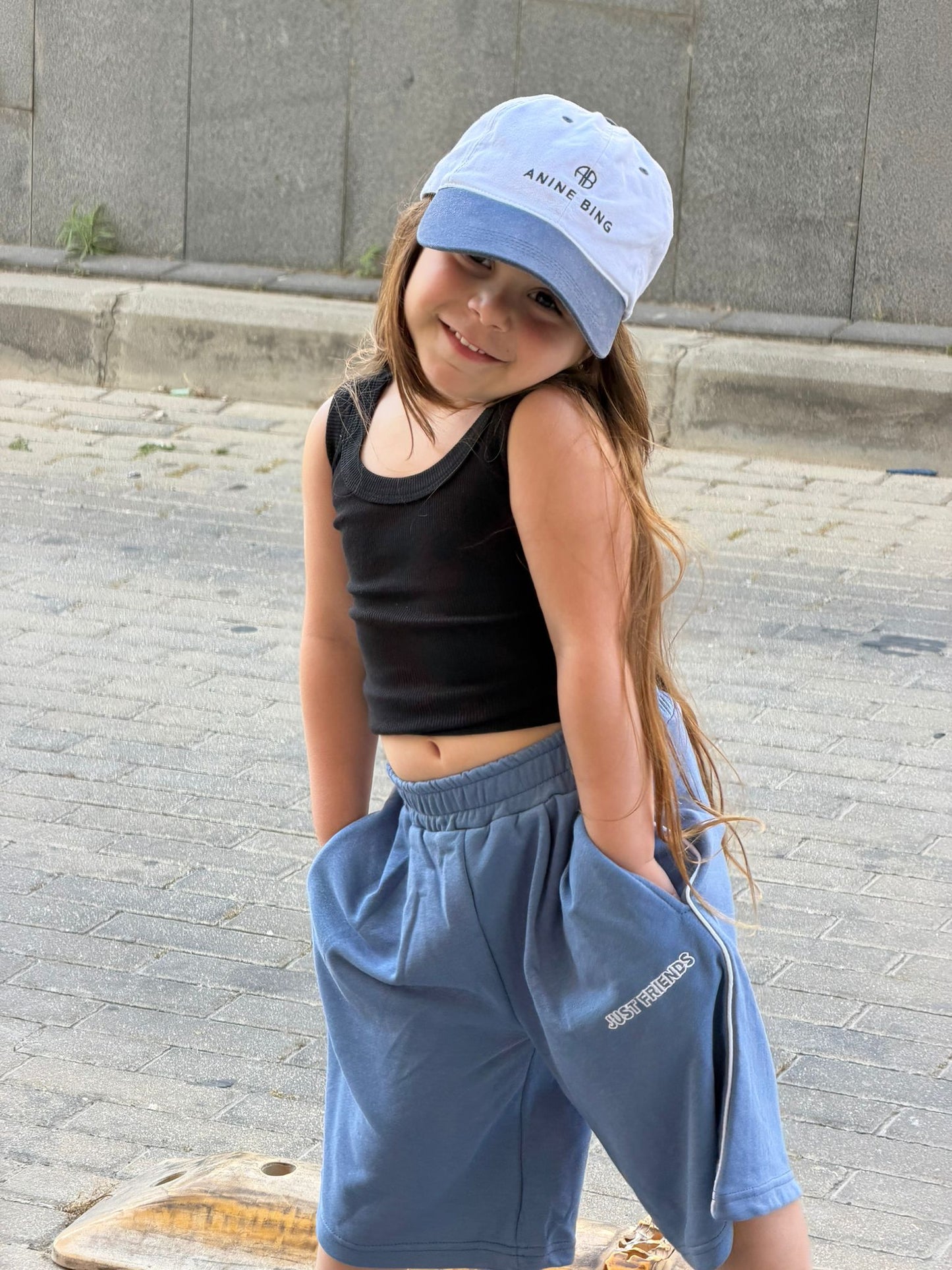 מכנס אורבן ברמודה עם רקמה לילדות