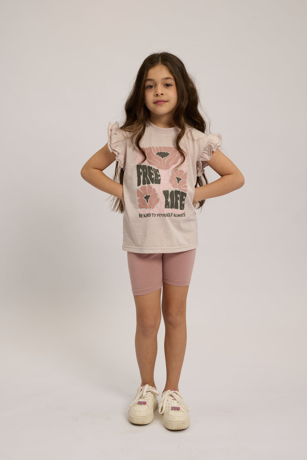 חליפה טריקו לייקרה לילדות דגם LIFE