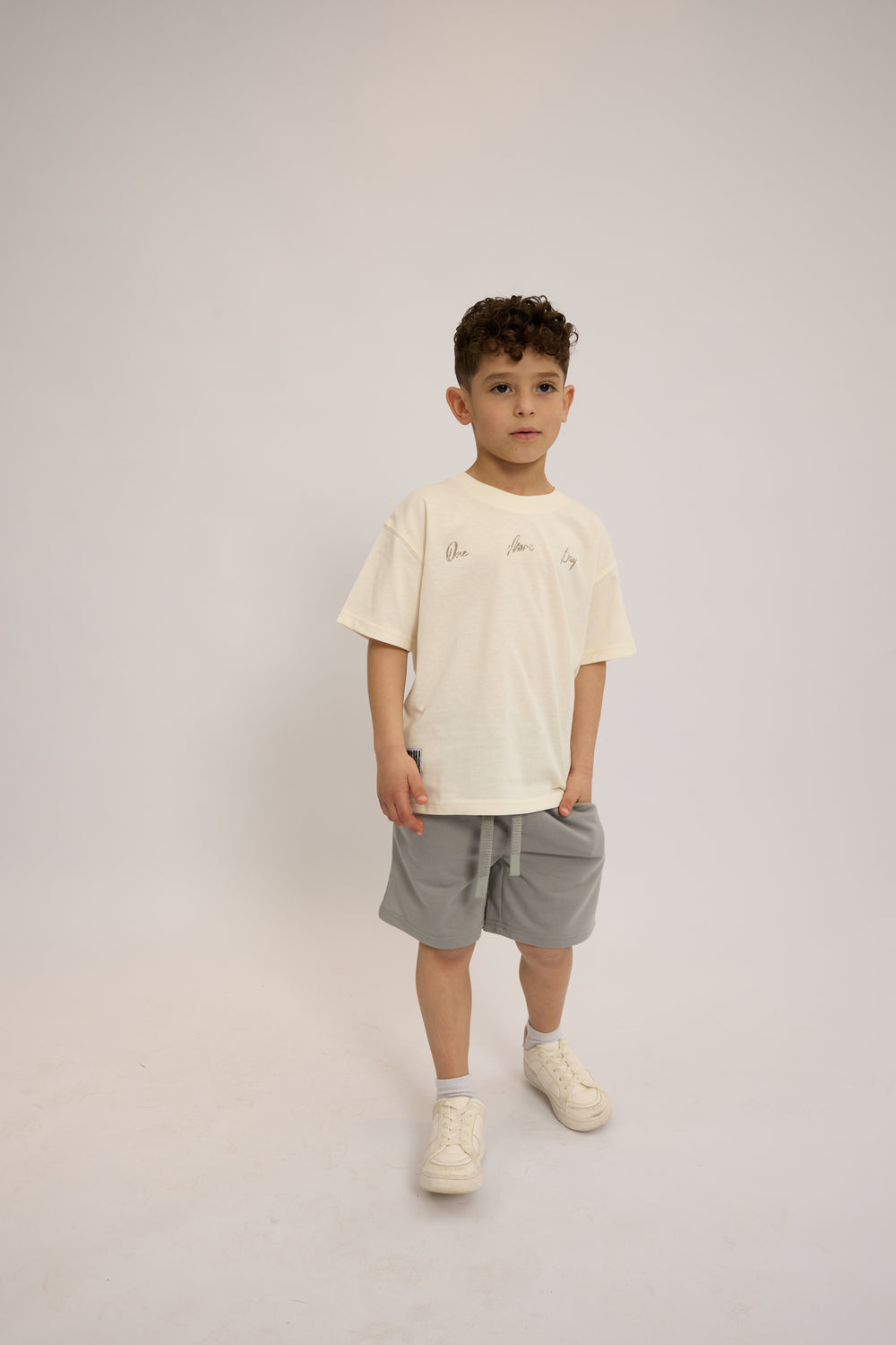 חליפה לילדים מבד טריקו וטרי דגם One More Day