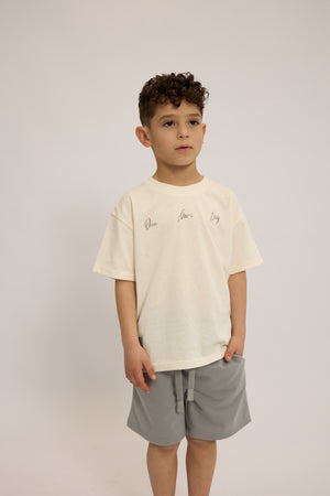 חליפה לילדים מבד טריקו וטרי דגם One More Day