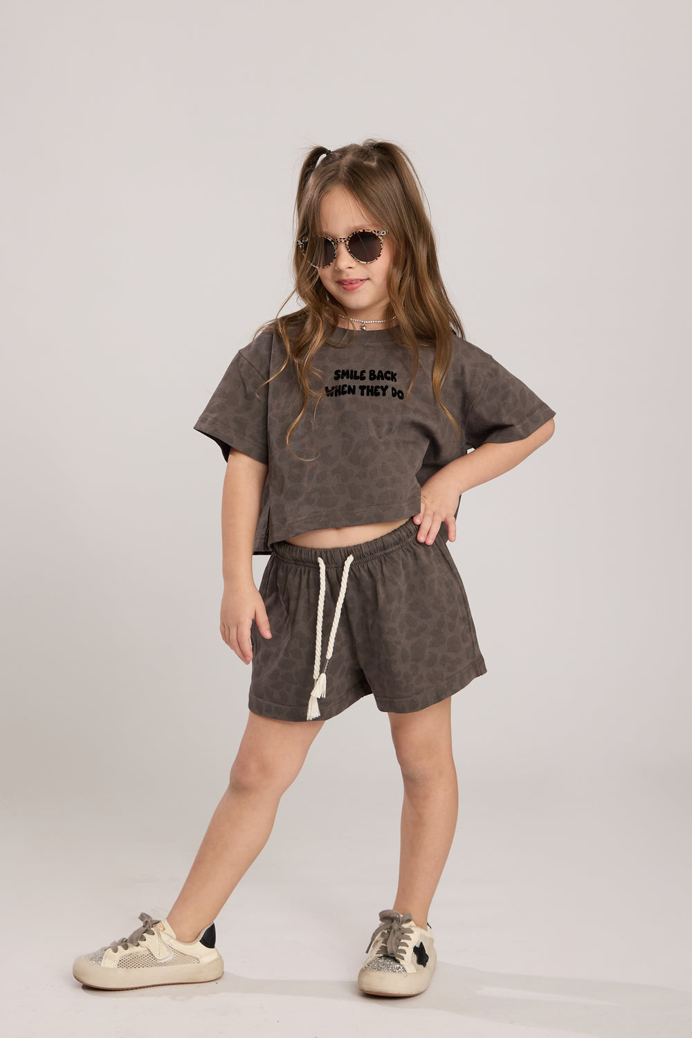 חליפה מנומרת לילדות